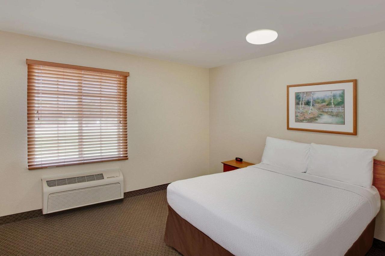 Woodspring Houston Hotel 2*