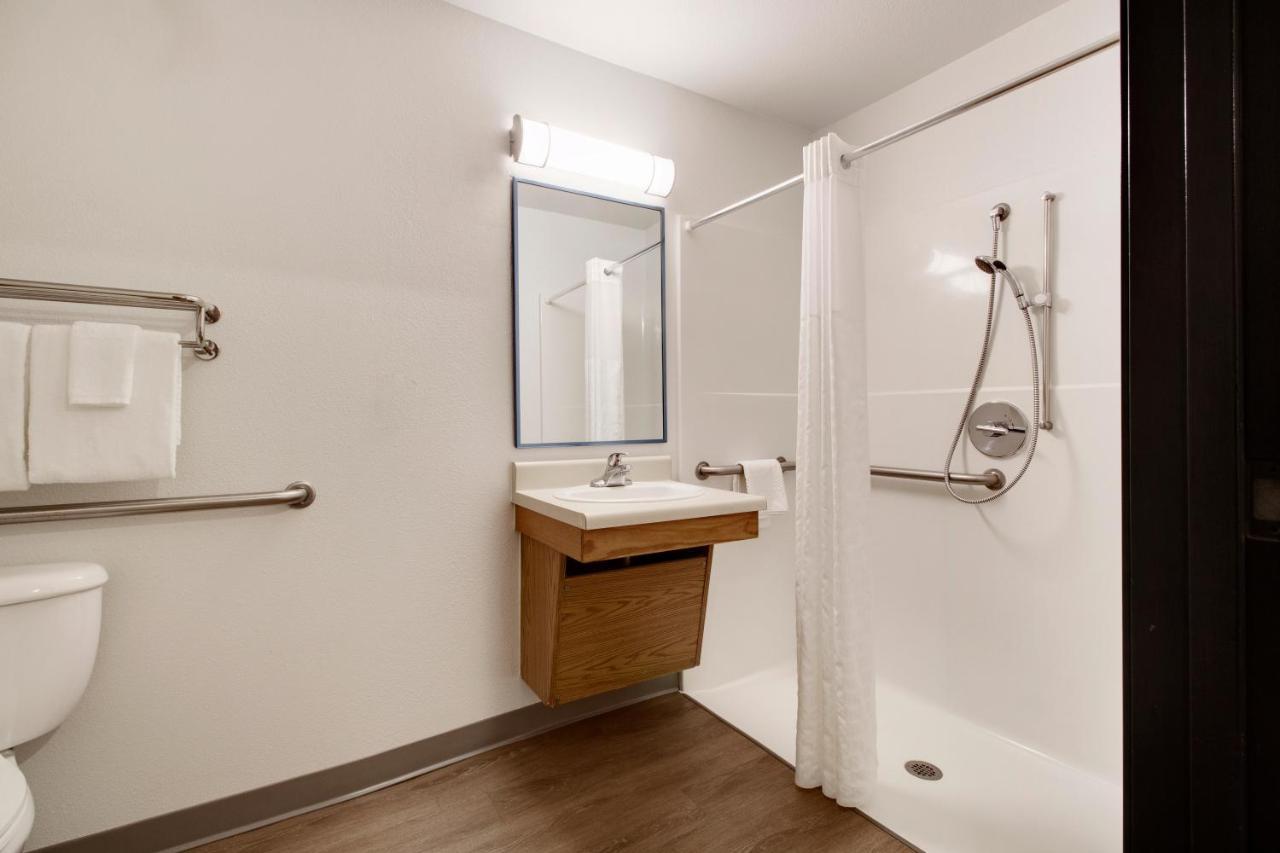 Woodspring Houston Hotel 2*