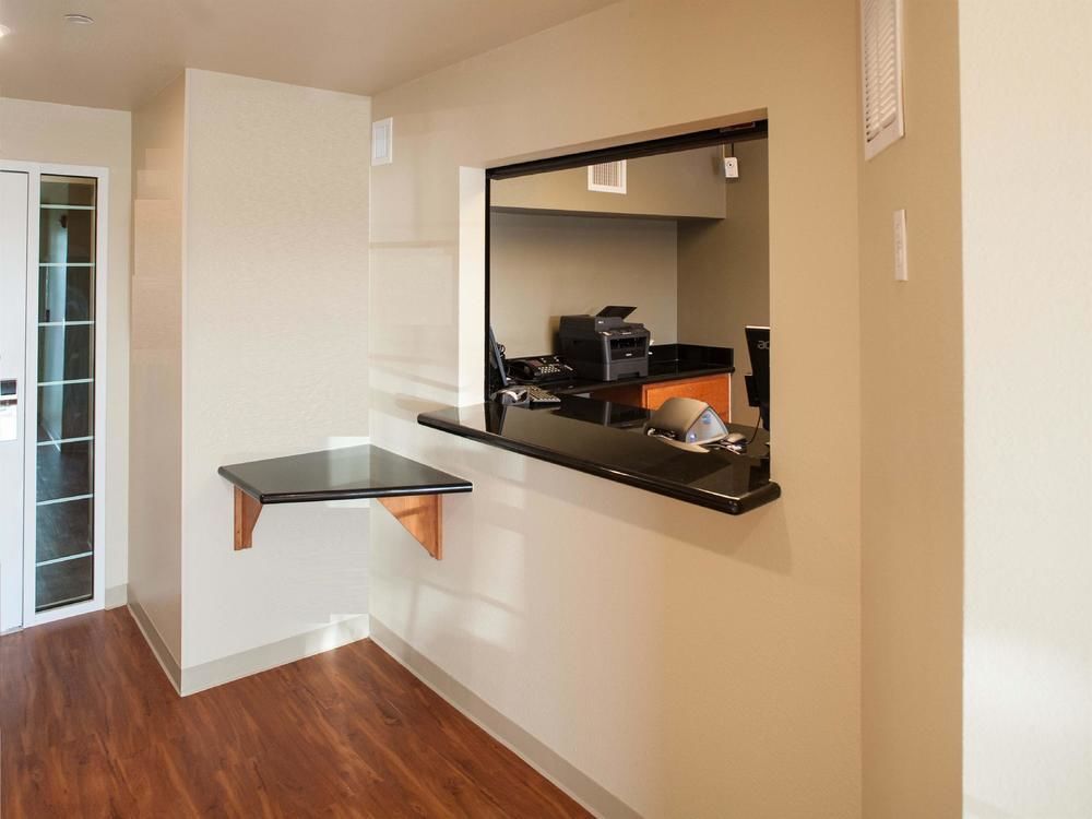 Woodspring Houston Baytown
